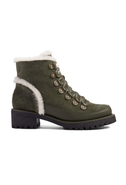 E-comm: Comfy Boots You Can Wear to the Office in Winter